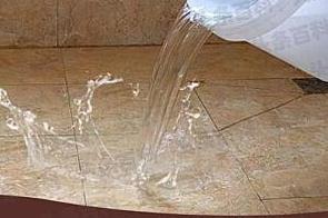 崇义漏水维修 免砸砖防水材料该如何施工